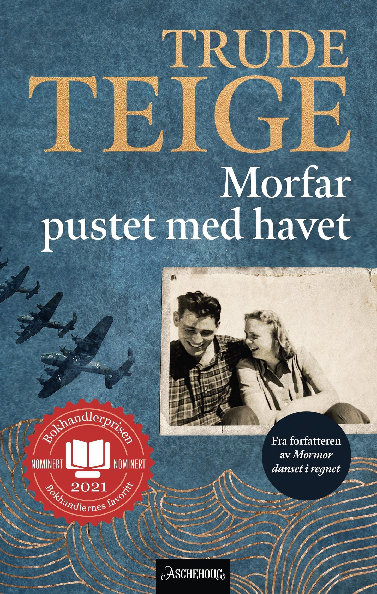 Morfar pustet med havet