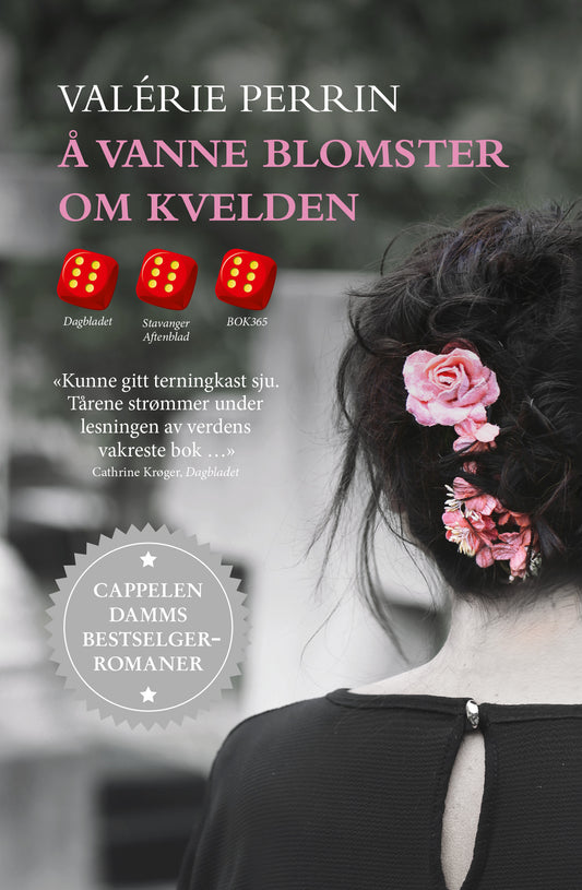 Å vanne blomster om kvelden