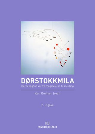Omslag: Dørstokkmila av Kari Emilsen