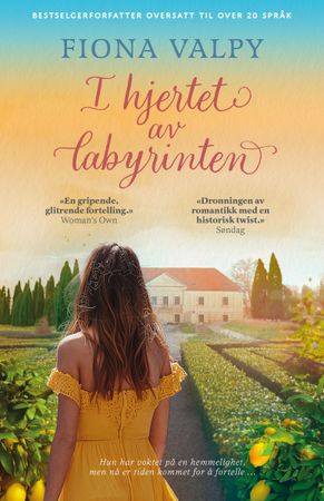 Omslag: I hjertet av labyrinten av Fiona Valpy