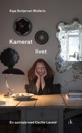 Omslag: Kamerat livet av Kaja Schjerven Mollerin