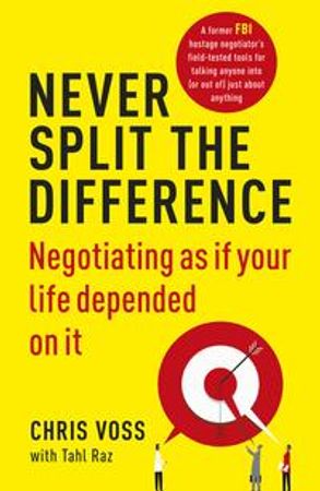 Omslag: Never split the difference av Christopher Voss